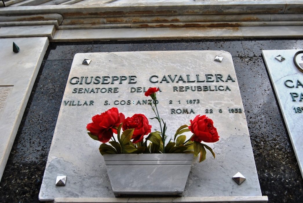 Giuseppe%20Cavallera%27s%20tomb%20%282%29.JPG